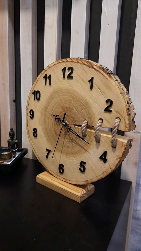 Wood Clock Diy, Diy Wall Clock Ideas, Wooden Clock Plans, Wood Clock Design, Wood Lamp Design, Resin And Wood Diy, Wood Craft Patterns, Handmade Wall Clocks, Diy Wall Clock