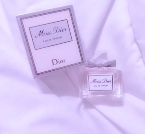 Dior Aesthetic Perfume, Idv Survivors, Purple Widget, Aesthetic Perfume, Dior Aesthetic, Phone Theme, Aesthetic Pics, Miss Dior, Purple Aesthetic