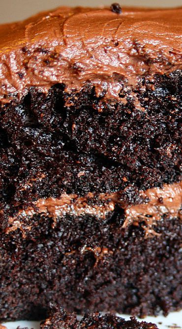 Chocolate Chocolate Cake, Chocolate Cake Recipe Moist, Amazing Chocolate Cake Recipe, Chocolate Zucchini Cake, Beer Cake, Zucchini Cake, Recipes Delicious, Amazing Cake, Layered Cake