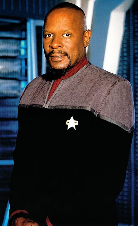 Avery Brooks-Deep space Nine Star Trek Adventures Rpg Art, Borg Star Trek Art, Star Trek Deep Space Nine, Borg Queen Star Trek, Avery Brooks, Star Trek Logo, Star Trek Generations, Star Trek Crew, Star Trek Show