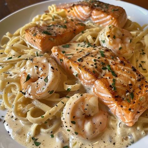 Salmon And Shrimp Alfredo, Salmon Alfredo Pasta, Salmon Alfredo, Shrimp Alfredo Pasta Recipes, Best Dinner Ideas, Creamy Salmon, Complete Meals, Salmon And Shrimp, Shrimp Alfredo