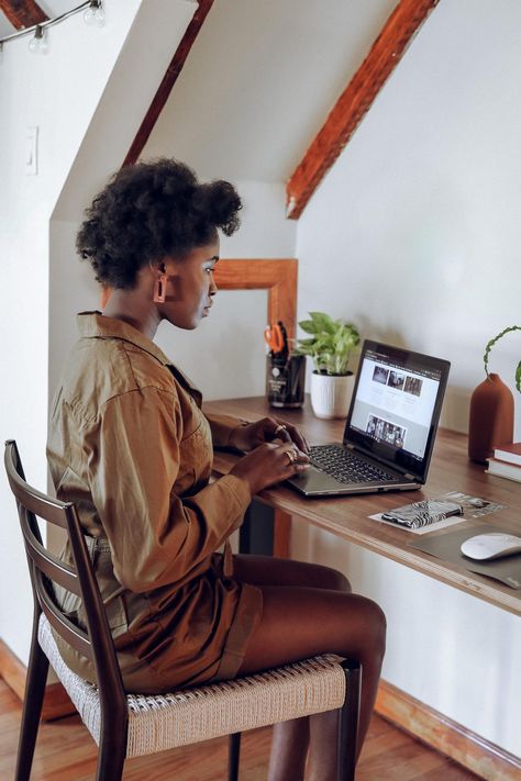 Woman At Desk Aesthetic, Black Women Office Aesthetic, Job Aesthetic Black Women, Black Woman Work Aesthetic, Work From Home Black Women, Wfh Black Women, Black Woman Home Office, Black Women Tech, Black Women In Finance