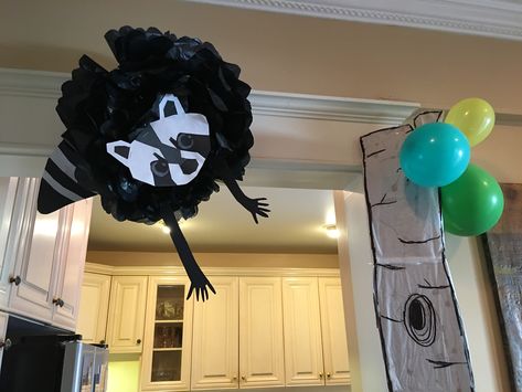 Raccoon tissue pom pom animal Raccoon Party Ideas, Door Reef, Raccoon Party, Class Door Decorations, Homecoming Decorations, Turkey Project, Pom Pom Animals, Camping Classroom, Woodland Animals Theme