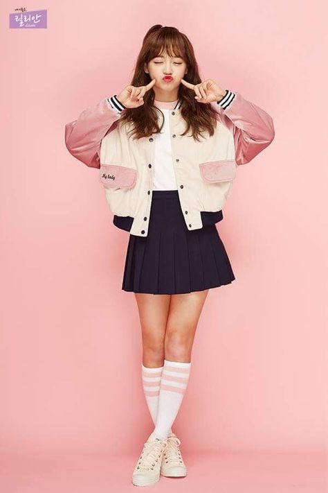 GU9UDAN'S Produce 48, Elegant Girls, Se Jeong, Kim Chungha, A Girl Like Me, School 2017, Kim Sejeong, Female Poses, Pop Star