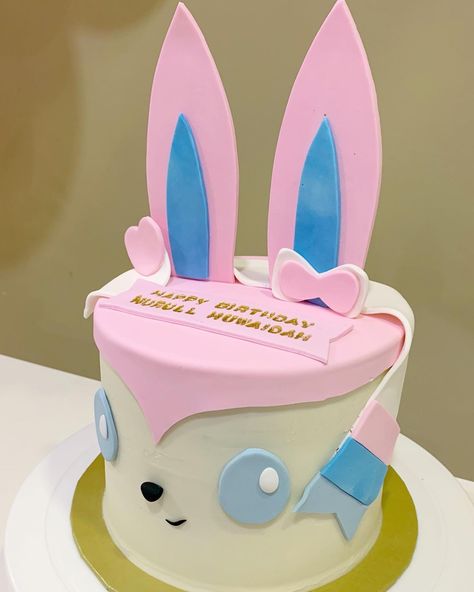 Sylveon Cake, Eevee Birthday, Sylveon Pokemon, Pokemon Birthday Cake, Pokémon Party, Party Cat, Pokemon Cake, Pokemon Birthday Party, 9th Birthday Parties