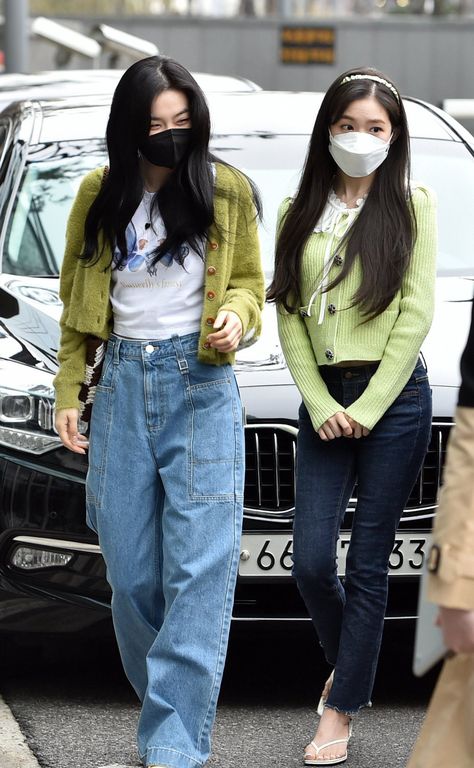 Red Velvet Outfit, Red Velvet Outfits, Airport Fashion Kpop, Oversize Outfit, Irene Seulgi, Irene Red Velvet, Red Velvet Seulgi, Princess Outfits, Airport Fashion