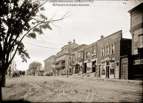 Main Street, Presque Isle, Maine...ca. 1910 Aroostook County, Northern Maine, Peaks Island, Insane Asylum, Presque Isle, State Street, Awesome Pictures, Lake County, Bangor