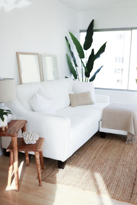 Jute Rug White Couch, Living Room With Plants Ideas, White Couch Living Room Decor, Living Room With Plants, Dorm Couch, Rental Remodel, White Couch Living Room, Counselling Office, Modern Bohemian Living Room