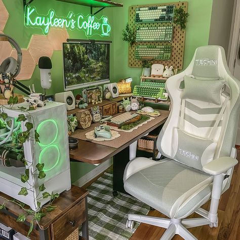 Pastel Mint Gaming Chair – Techni Sport Pink And Green Gaming Room, Mint And White Bedroom, Green And Purple Gaming Setup, Gaming Pc Ideas, Cozy Office Chair, Green Gamer Aesthetic, Green Study Room, Green Game Room, Pastel Gaming Setup