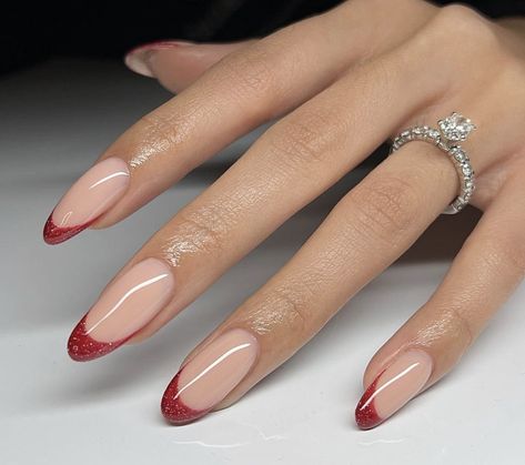 Red Sparkle Nails, Nails Photos, Glittery Nails, Lovely Nails, How To Grow Nails, Coffin Shape Nails, Nail Photos, Sparkle Nails, Xmas Nails