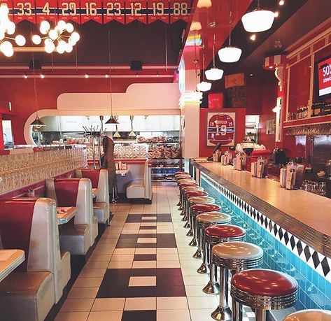 Looking to add a little excitement to your meal? Here are some of the most unique themed restaurants found in Montreal. Montreal Canada Restaurants, Montreal Trip, Canada Restaurants, Montreal Restaurants, Montreal Food, Kids Restaurants, 50s Diner, Pregnancy Pictures, Old Montreal