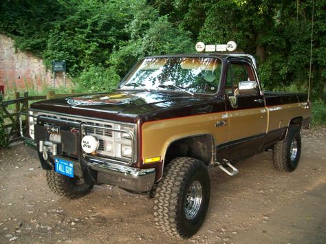 Fall Guy, I still want that truck! Fall Guy Truck, Gmc 4x4, Famous Vehicles, Obs Ford, Chevy 4x4, Fall Guy, Movie Cars, Tv Cars, The Fall Guy