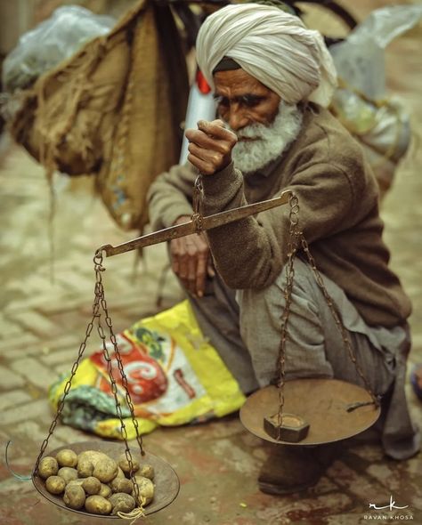 Punjabi Culture Photography, Old Punjabi Culture Pics, Old Punjab, Punjabi Photography, Punjab Culture, Punjabi Culture, Food Art Photography, Village Photos, Bride Photography Poses