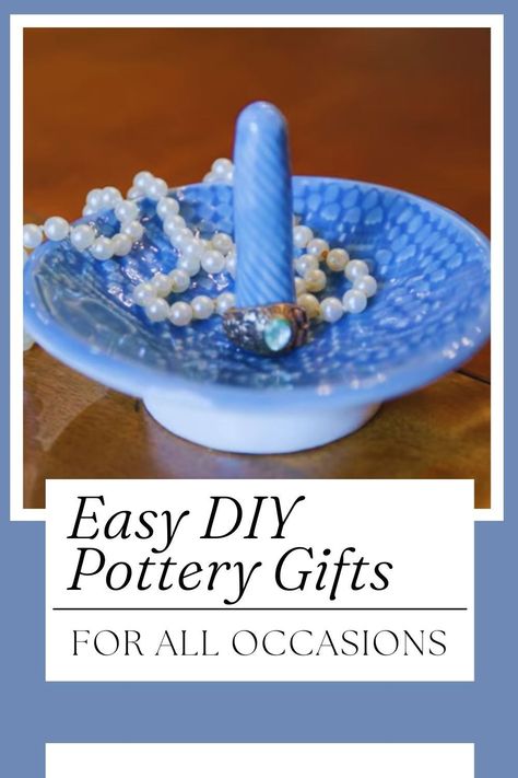 Clay creations have come a long way from their origins as simple ring bowls. They've transformed into versatile treasures that can serve as change catchers, key organizers, and even stylish phone holders! In this post, we're diving headfirst into the world of creative clay crafting. The best part? You don't need a pottery wheel to make these! Whether you're a beginner or a seasoned artist, our video tutorial will walk you through various techniques to craft these practical and beautiful... Clay Creations Easy, Ring Bowls, Ring Bowl, Pinch Pot, Unique Pottery, Pottery Gifts, Pinch Pots, Can Organizer, Diy Pottery