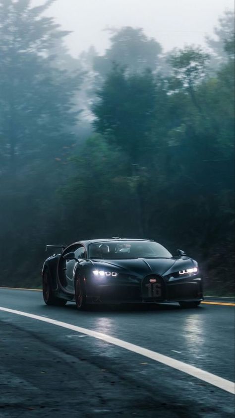 Bugatti Wallpapers, Carros Porsche, Wallpaper Carros, Tokyo Drift Cars, Sports Car Wallpaper, Car Organization, Aesthetic Car, Pimped Out Cars, Car Decorations