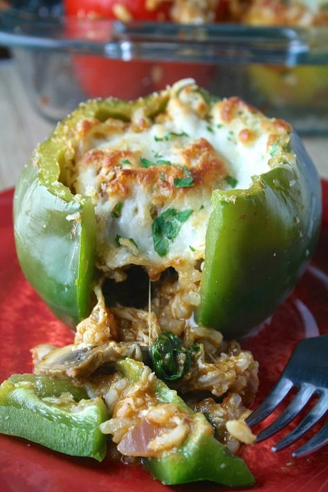 Could cut down on the panko, use less rice and more mushroom, and use less cheese (.5-1 oz per serving) Mushroom Stuffed Peppers, Vegetarian Stuffed Peppers, Mushroom Stuffed, Spinach Mushroom, Green Peppers, Spinach Stuffed Mushrooms, Peppers Recipes, Meatless Meals, Veggie Dishes