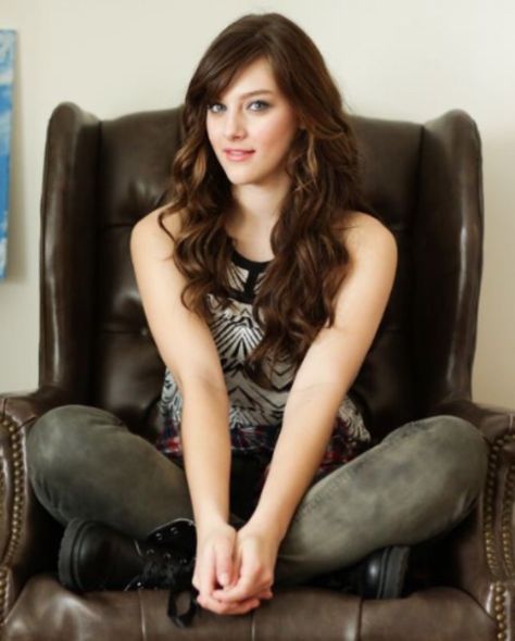 Aubrey Peeples Aubrey Plaza White Lotus Hair, Aubrey Animal, The Aubreys Poster, Aubrey Real World, Aubrey Plaza Movies, Aubrey Peeples, Abc Tv, Pretty Woman, Nashville