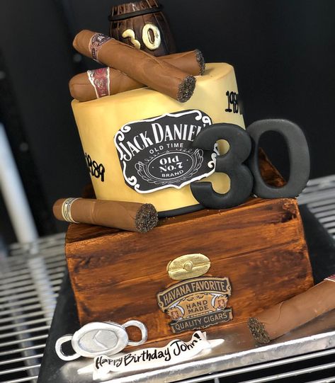 30th Birthday Party For Him, 40th Birthday Cakes For Men, Whisky Cake, 50th Birthday Cakes For Men, Jack Daniels Cake, 50th Birthday Party Ideas For Men, Cocktail Cake, 50th Birthday Party Decorations, Birthday Cake For Him