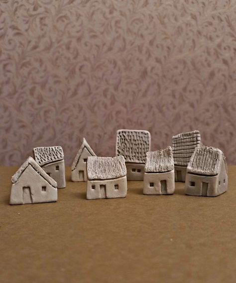 Tiny Clay Houses Diy, Pottery Houses Projects, Clay Mini House Diy, Small Clay Houses, Air Dry Clay Houses How To Make, Miniature Ceramic Houses, Miniature Clay Houses, Tiny Ceramic Houses, Diy Clay Christmas Tree