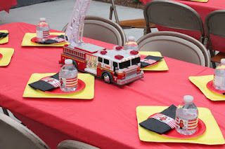 Firefighter party guest table display (table 1) Emergency Vehicle Birthday Party, Fireman Birthday Party Ideas, Vehicle Birthday Party, Fireman Birthday Party, Firefighter Baby Showers, Fire Party, September Events, 4de Verjaardag, Fireman Party