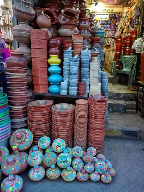 Old Lahore Aesthetic, Old Lahore, Pakistani Aesthetic, Pakistan Culture, Pakistani Culture, Pakistan Flag, Old Pottery, Lahore Pakistan, Pottery Shop