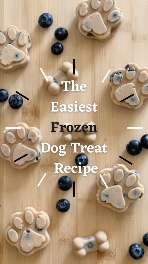 Frozen Dog Food Toppers, Home Made Frozen Dog Treats, Healthy Frozen Dog Treats Homemade, How To Make Frozen Dog Treats, Diy Dog Things, Dog Treats With Blueberries, Silicone Dog Treat Recipes, Diy Healthy Dog Treats, Dog Snacks Homemade