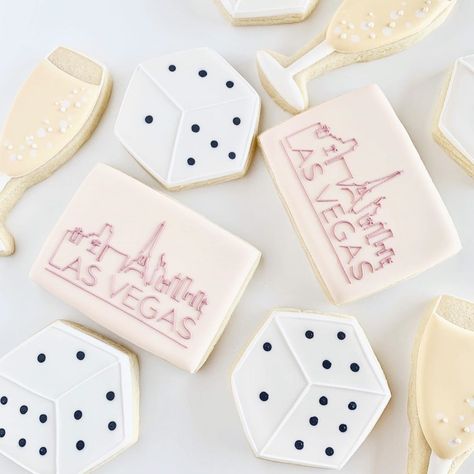 Dice Cookies, 3d Dice, Vegas Baby, No Bake Cookies, Sugar Cookies, My Mind, Helpful Hints, Sugar Cookie, Mindfulness