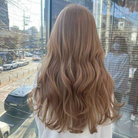 Honey Milk Tea Hair Color, Beige Brown Hair Color, Light Honey Brown Hair, Pelo Cafe, Light Pink Hair, Beige Hair, Korean Hair Color, Brown Hair Looks, Brown Hair Inspo