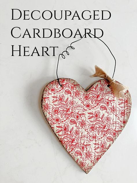 Corrugated Cardboard Crafts Diy, Cardboard Valentines Decor, Cardboard Hearts Craft, Cardboard Valentine Crafts, Corrugated Cardboard Crafts, Valentine Crafts For Adults Diy, Valentines Content, Cardboard Hearts, Card Stock Crafts