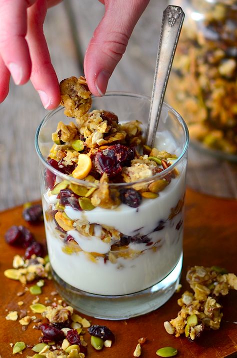 Yammie's Noshery: Copycat Kimberley's Bakeshoppe Granola Purely Elizabeth Granola, Oatmeal Ideas, Yummy Oatmeal, Purely Elizabeth, Granola Recipe Homemade, Bariatric Eating, Breakfast Sweets, Granola Recipe, Healthy Recipies