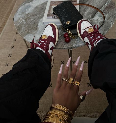 Girly Accessories, Jewelry Lookbook, Streetwear Fashion Women, Cute Poses For Pictures, Gold Accessories, Happy Lifestyle, Fashion Killa, Stylish Nails, Pink Nails