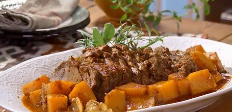 Just wanted to share this delicious recipe from Lidia Bastianich with you - Buon Gusto! BEEF AND ROOT VEGETABLES BRAISED IN RED WINE Lidias Kitchen, Italian Mains, Lidias Italy Recipes, Beef Braised, Lidia's Recipes, Lidia Bastianich, Food Italian, Pot Beef Stew, Italian Beef