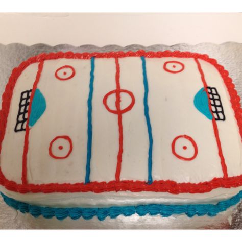 Hockey cake! Simple Hockey Cake, Easy Hockey Cake, Hockey Birthday Cake, Hockey Cake, Hockey Diy, Hockey Cakes, Hockey Birthday Parties, Hockey Birthday, Sport Cakes