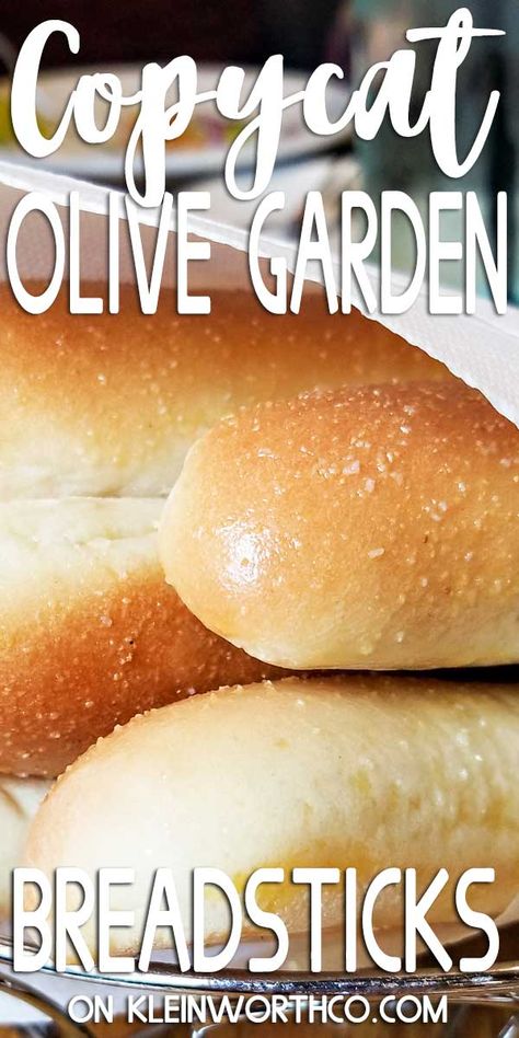 If you love buttery, garlic breadsticks, then you will swoon for this Copycat Olive Garden Breadsticks recipe. Simple to make & tastes just like your favorite Italian restaurant. Copycat Olive Garden Breadsticks, Olive Garden Breadsticks, Homemade Breadsticks, Breadsticks Recipe, Copycat Olive Garden, Olive Garden Recipes, Bread Sticks Recipe, Garlic Breadsticks, Pan Relleno