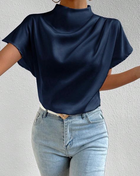 ✨Pre-order only, XS(6) - XXL(18)✨ ✨Price : 55k✨ Classy Tops For Women Chic, Satin Blouse Outfit Classy, Navy Blue Top Outfit, Silk Top Outfit, Blue Top Outfit, Satin Silk Top, Satin Blouse Outfit, Chemise Satin, Satin Tunic