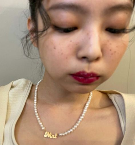 Jennie's new post on Instagram/Jennie con pecas :3 On Twitter, Twitter