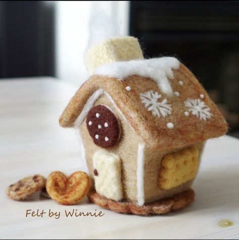 Needle Felt Gingerbread House, Needle Felted Gingerbread House, Chrismas Crafts, Felt Pincushions, Needle Felting Tutorial, Felt House, Needle Felting Diy, Needle Felted Christmas, Needle Felting Tutorials