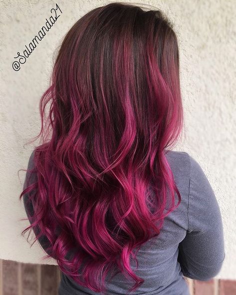 Magenta Highlights In Brown Hair, Fusha Hair, Dark Red Hair Color, Girl Hair Drawing, Highlights Curly Hair, Future Bedroom, Dark Red Hair, Nice Hair, Hair Drawing