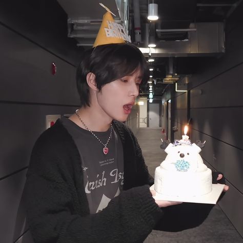 txt beomgyu lq icon Beomgyu Happy, Choi Beomgyu, Txt Beomgyu, Cute Simple Wallpapers, Simple Wallpapers, Boyfriend Pictures, Favorite Person, Happy Birthday, Birthday