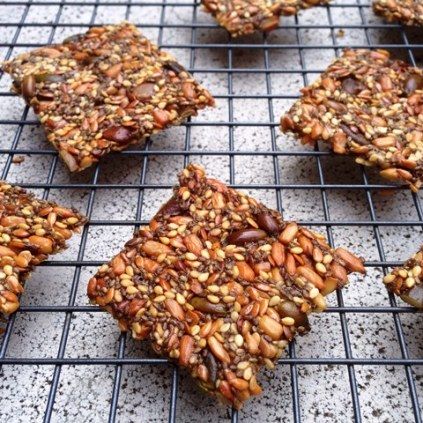 Seed Crackers Recipe, Healthy Crackers, Seed Crackers, Crisp Bread, Healthy Granola Bars, Savoury Biscuits, Homemade Crackers, Charcuterie And Cheese Board, Cracker Snacks