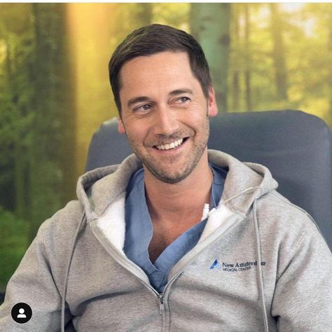 Max Goodwin’s face is a mood. He’s so charming and hot ❤️❤️❤️ 🔥🔥🔥 @ryaneggold @nbcnewamsterdam #newamsterdam Max Goodwin, Ryan Eggold, Medical Series, Eric Bana, Its A Mans World, New Amsterdam, Alexander Skarsgard, James Mcavoy, Fear The Walking Dead