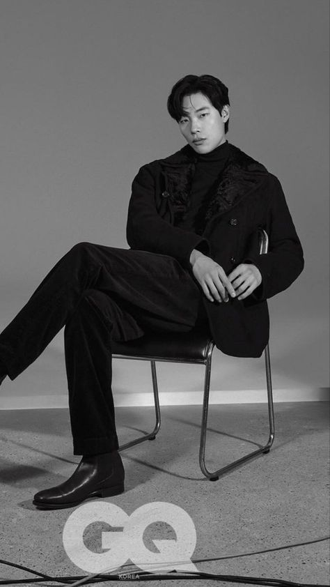 High Fashion Poses Men, Single Pose, Men Pose, Jun Yeol, Cinematic Shots, Korean Photoshoot, Ryu Jun Yeol, Men Fashion Photoshoot, Gq Korea