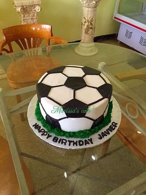 Ball Birthday Cake, Soccer Ball Cake, Soccer Birthday Cakes, Soccer Cake, Soccer Birthday Parties, Sport Cakes, Football Cake, Soccer Birthday, Ball Birthday