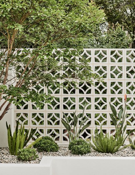 Mid Century Modern Garden Landscaping, 70s Garden Design, 70s Home Exterior, Front Fences, Marble Benchtop, Breeze Block Wall, Screen Block, Breeze Blocks, Front Fence