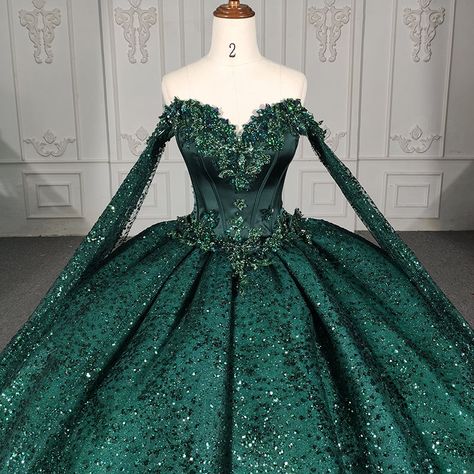 Emerald Green Quince Dresses With Gold, Green And Gold Quince Dress, Light Up Quince Dress, Emerald Quinceanera Dress, Quinceanera Dresses Emerald Green, Dark Green Quinceanera Dresses, Emerald Green Quince Dress, Emerald Green Ball Gown, Quinceanera Dresses Green