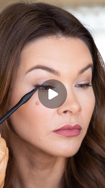 Beige Eyeshadow, How To Use Eyeliner, Rip Tattoos For Mom, Makeup Steps, Feather Tattoo Design, Ghost Tattoo, Makeup Mistakes, Self Tanning, Eye Liner Tricks