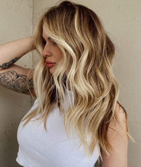 30 Newest Dark Blonde Hair Color Ideas for 2023 - Hair Adviser Dark Blonde Hair Color Ideas, Dark Blonde Bobs, Dark Blonde Balayage, Brunette With Blonde Highlights, Caramel Blonde Hair, Dark Blonde Highlights, Tan Skin Blonde Hair, Dark Blonde Hair Color, Beautiful Blonde Hair