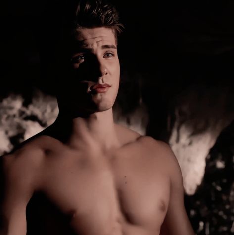 #Icon #TeenWolf Theo Teen Wolf, Cody Christian Teen Wolf, Theo Raeken, Wolf Character, Archie Andrews, Beacon Hills, Cody Christian, Shirtless Men