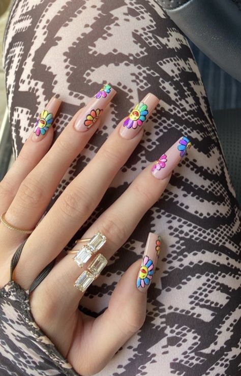 Uñas Kylie Jenner, Acrylic Nails Kylie Jenner, Kardashian Nails, Kylie Nails, Kylie Jenner Nails, Spring Break Nails, Nail Drawing, Broken Nails, Nail Art For Beginners