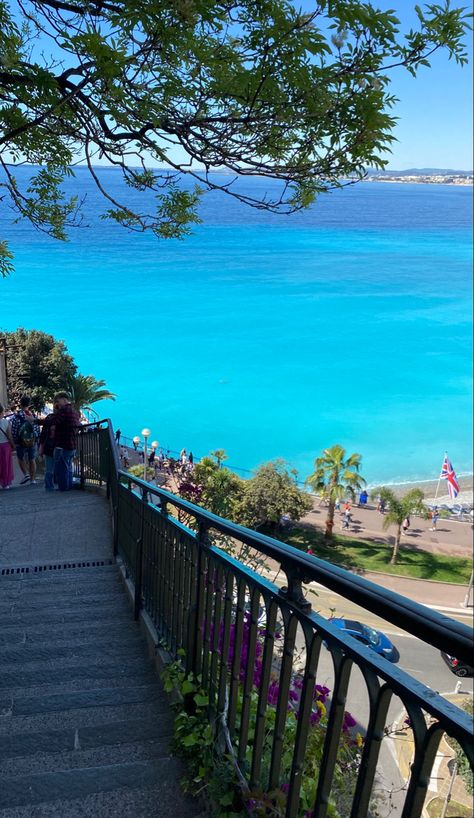 Nice, sud, bleu, mer, turquoise Photo Bleu, Photo Pinterest, Friend Group, French Riviera, Album Photo, South Of France, Summer Beach, Summer Vibes, Photo Album